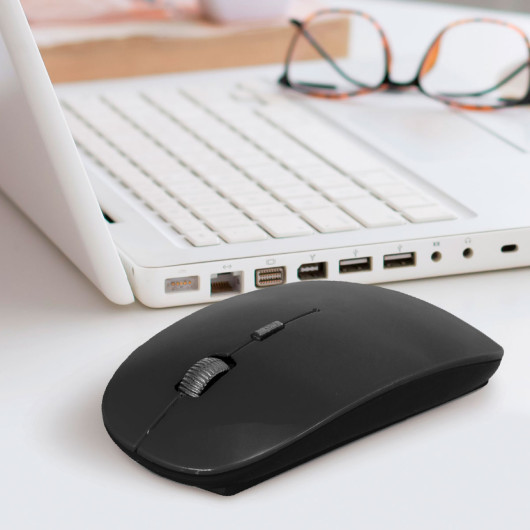 Wireless Travel Mice Lifestyle Image
